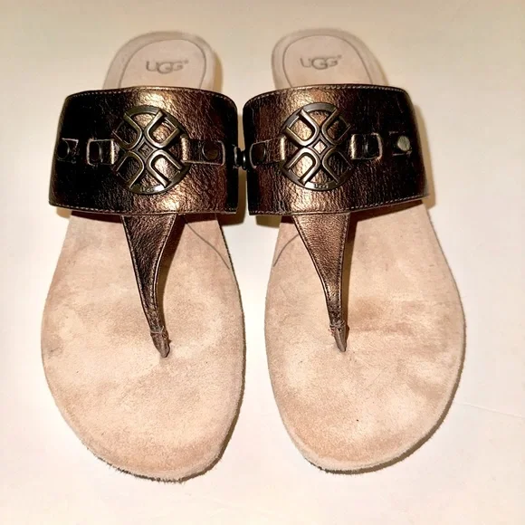 UGG Brielle Bronze Logo Sandals. Sz 8.5 - Picture 1 of 6